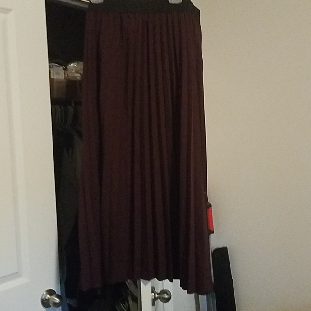 Skirt - Picture 2 of 2